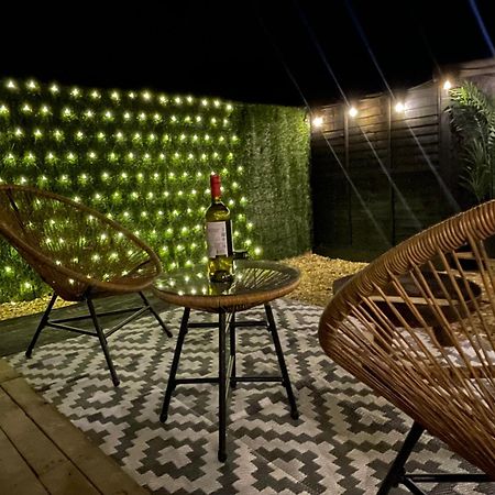 The Nest @The Outside Inn Mountfield Ngoại thất bức ảnh